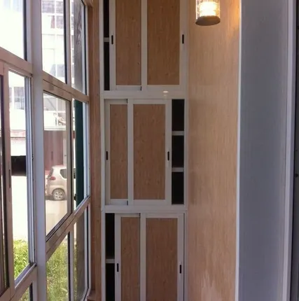 Фото №0 Встроенный шкаф на балкон