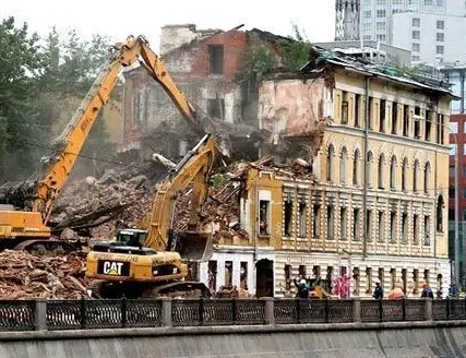Фото №0 Разбор и вывоз домов сооружений зданий построек