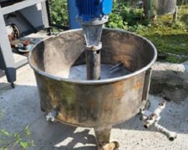 фото Емкость нержавеющая, объем — 0,15 куб.м., встроенный циркуляционный насос Б/У в Москве