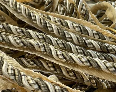 фото Кант декоративный 15.0 бежевый