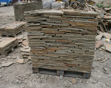 фото Природный камень с карьера