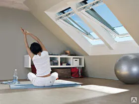 фото Мансардное GGU белое влагостойкое окно VELUX