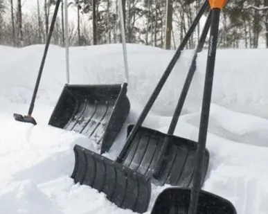 фото Лопата снеговая 510*410 с алюминиевой черенком