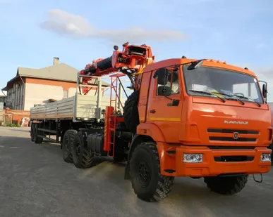 фото СЕДЕЛЬНЫЙ ТЯГАЧ КАМАЗ 43118-46 с КМУ Kanglim KS 2056Н с БН
в