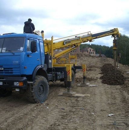 Фото №0 Аренда и услуги ямобура Komatsu