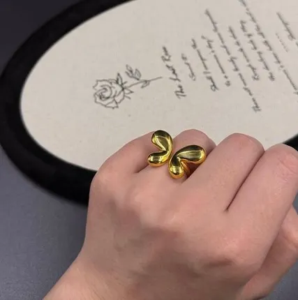 Фото №0 Кольцо «Butterfly wings» в золотом оттенке 17 размера