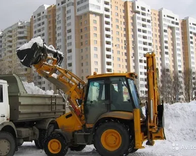 фото Уборка снега техникой
