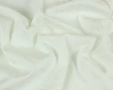 фото Жаккард стретч на сатине молочный Италия Состав: хлопок 95 %, эластан 5 % Плотность ≈180 г/м² Ширина 144 см