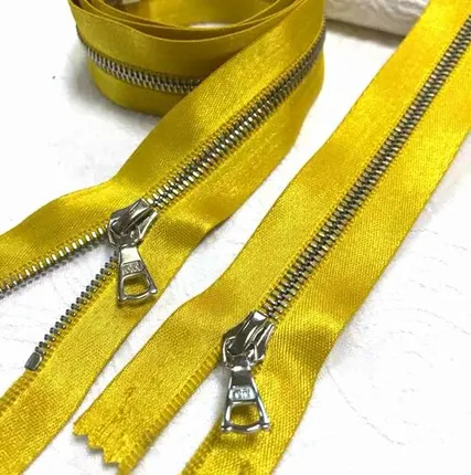 Фото №0 Молния RIRI атласная 4мм желтая 70см