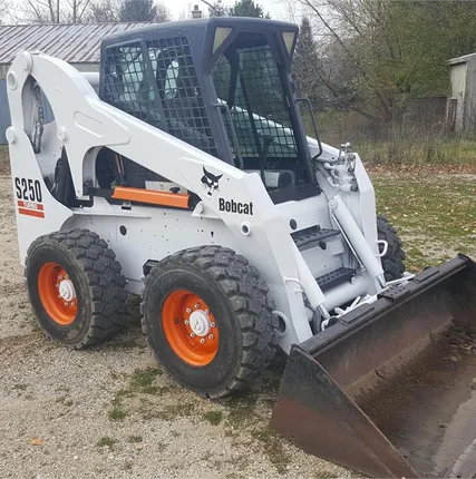 Фото №1 Аренда мини-погрузчика с гидромолотом BobCat