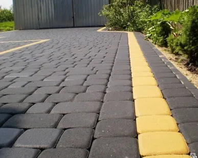 фото Тротуарная плитка Старый город 50 мм, чёрная