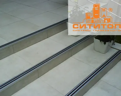 фото Противоскользящие накладки на ступени