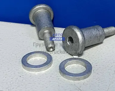 фото Главный цилиндр сцепления для грузовиков Вольво и Рено с 2013 г.в.