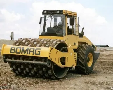 фото Услуги катка грунтового 12т