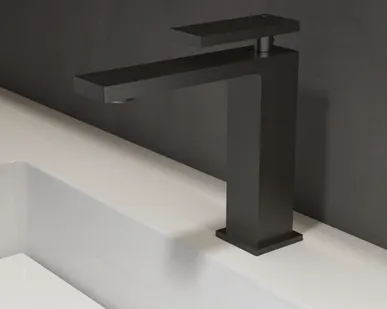 фото Смеситель для раковины черный