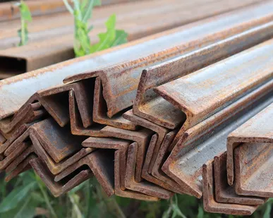 фото уголок металлический 35х35