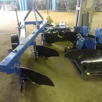 Фото №1 Плуг трехкорпусный модели ПЛ-35х3 с захватом 35 см на один корпус – мощный  и надежный.