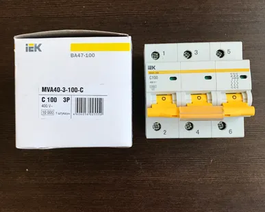 фото Автоматический выключатель IEK 3п C 100А ВА 47-100 10кА ИЭК MVA40-3-100-C