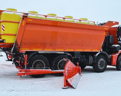 фото Машина Дорожная КДМ 7881.11 на самосвале КамАЗ-65801 (8х4) (Поливомоечное (пластик) + Передний отвал + Боковой отвал)