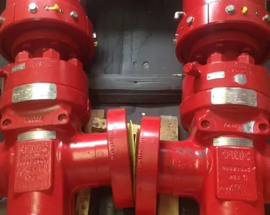 фото Шиберная задвижка FMC М120 с гидроприводом