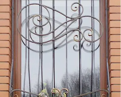 фото Решетка на окно (металл)