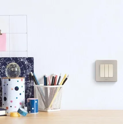 Фото №6 Механизм выключателя 3-кл. Inspiria 250В 10AX сл. кость Leg 673641