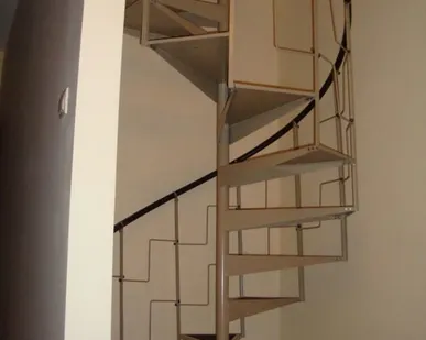 фото Лестница винтовая эконом (Металл0