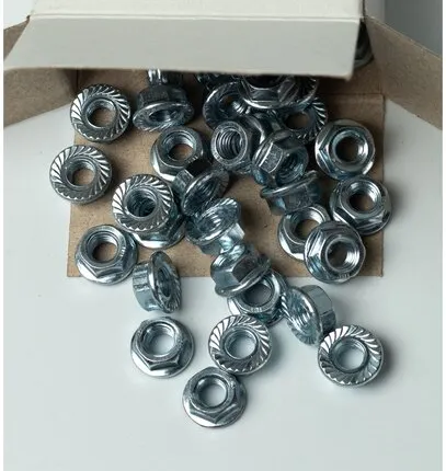 Фото №0 Гайка с фланцем М6 DIN6923 50шт