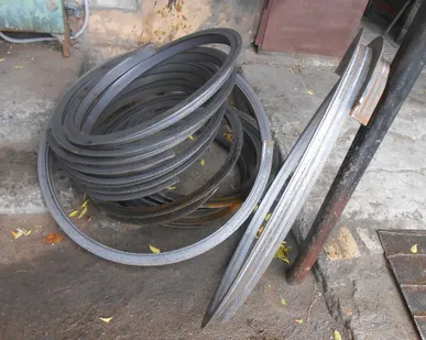 фото Гибка уголка 40х40